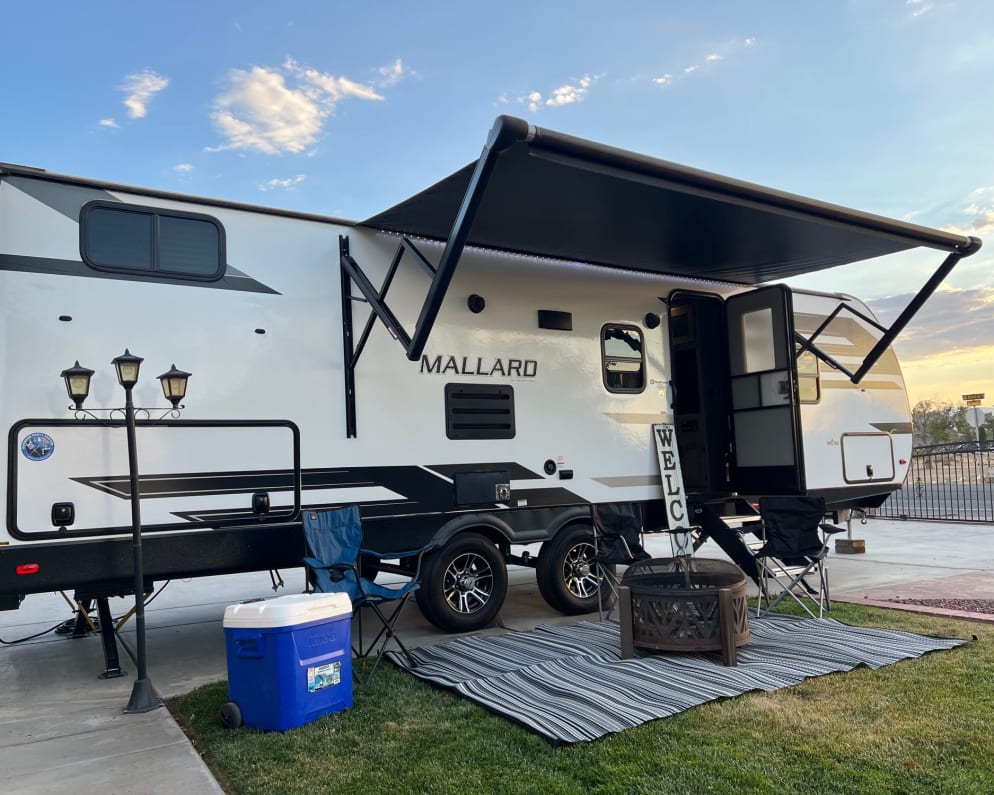 Travel Trailer RV for Rent in Apple Valley, California