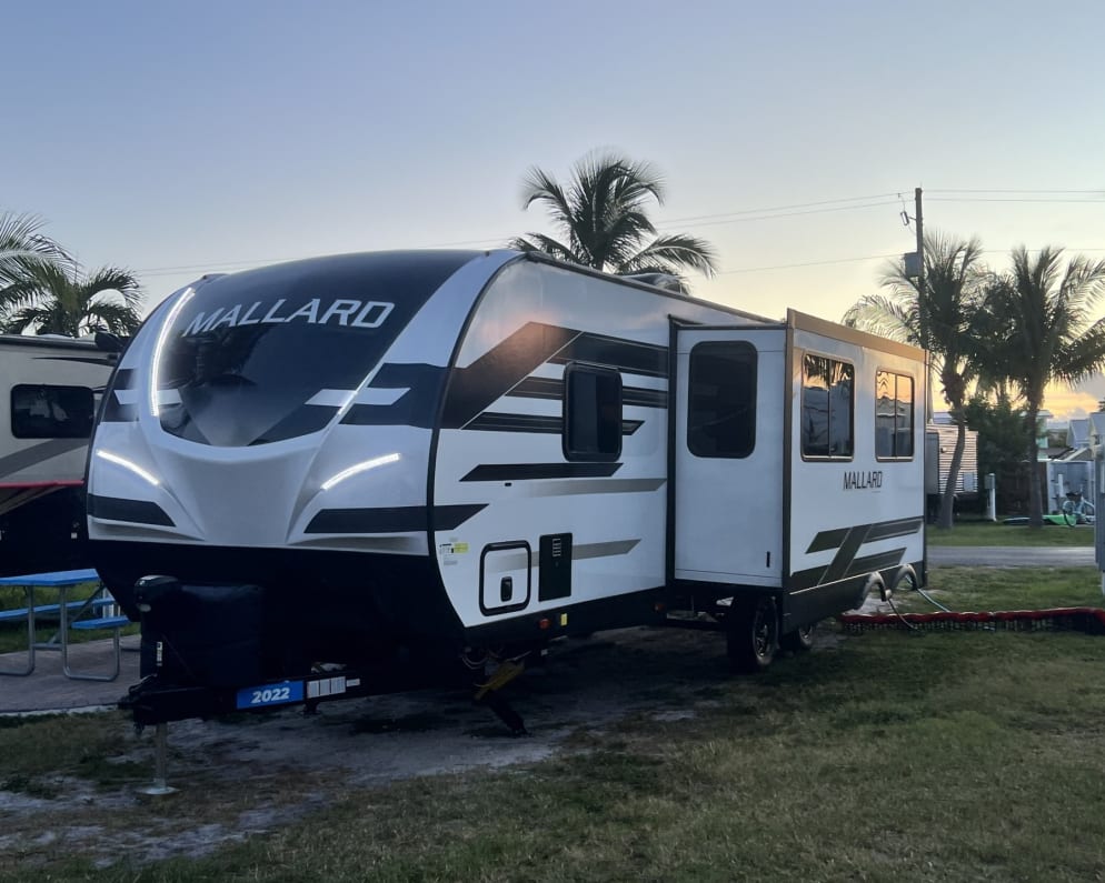 Travel Trailer RV for Rent in Apple Valley, California