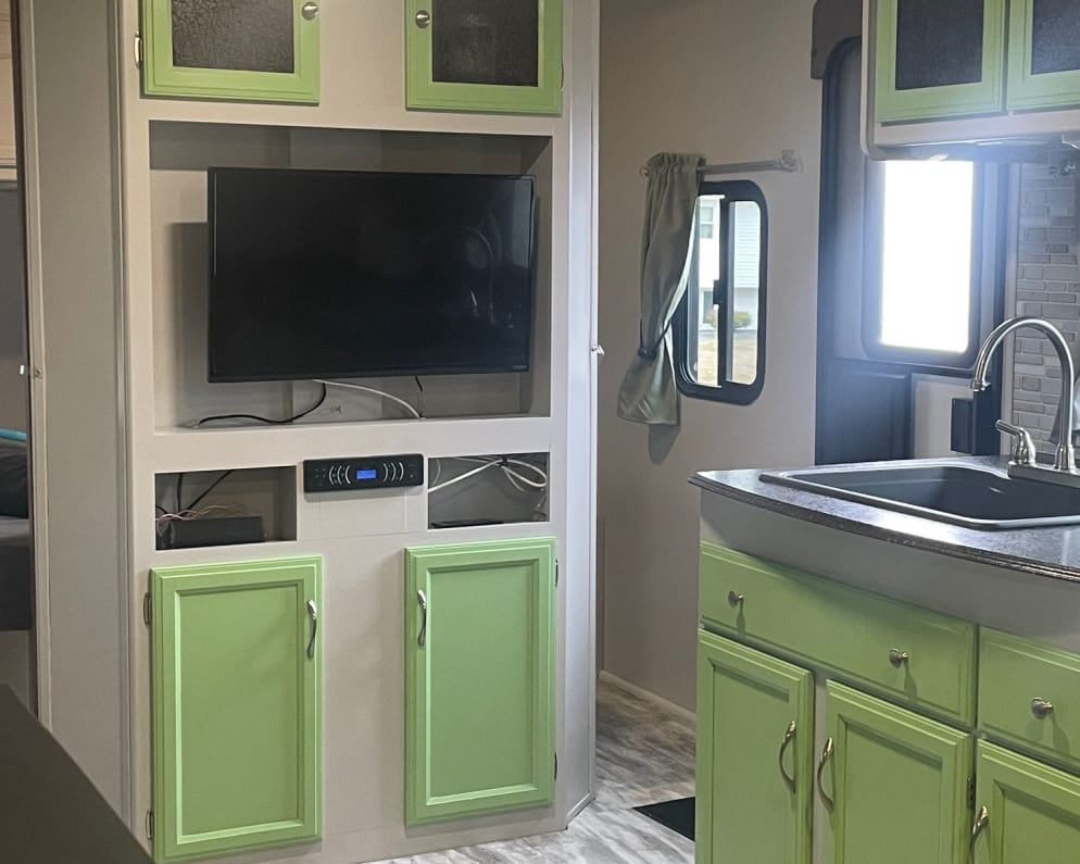 2017 Freedom Express 29SE  by Coachmen for rent in 02347