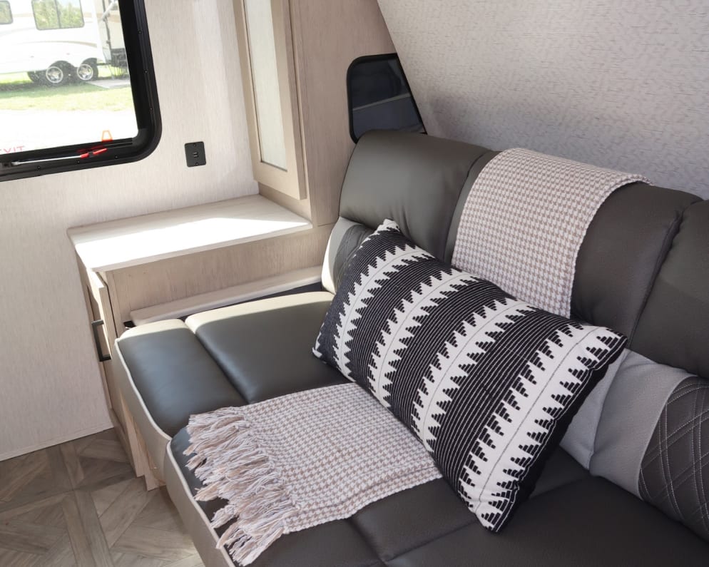2023 Salem Cruise Lite Platinum  by Forest River for rent in 33155