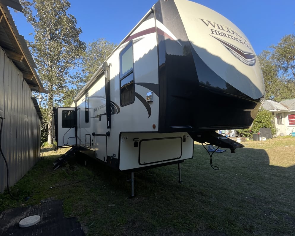 2021 Fifth Wheel RV for Rent in Summerfield, Florida