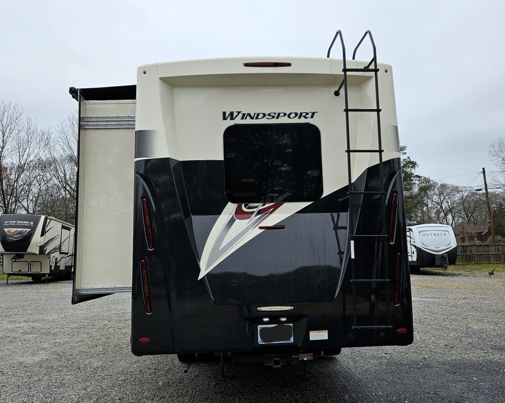 Class A RV for Rent in Moreland,