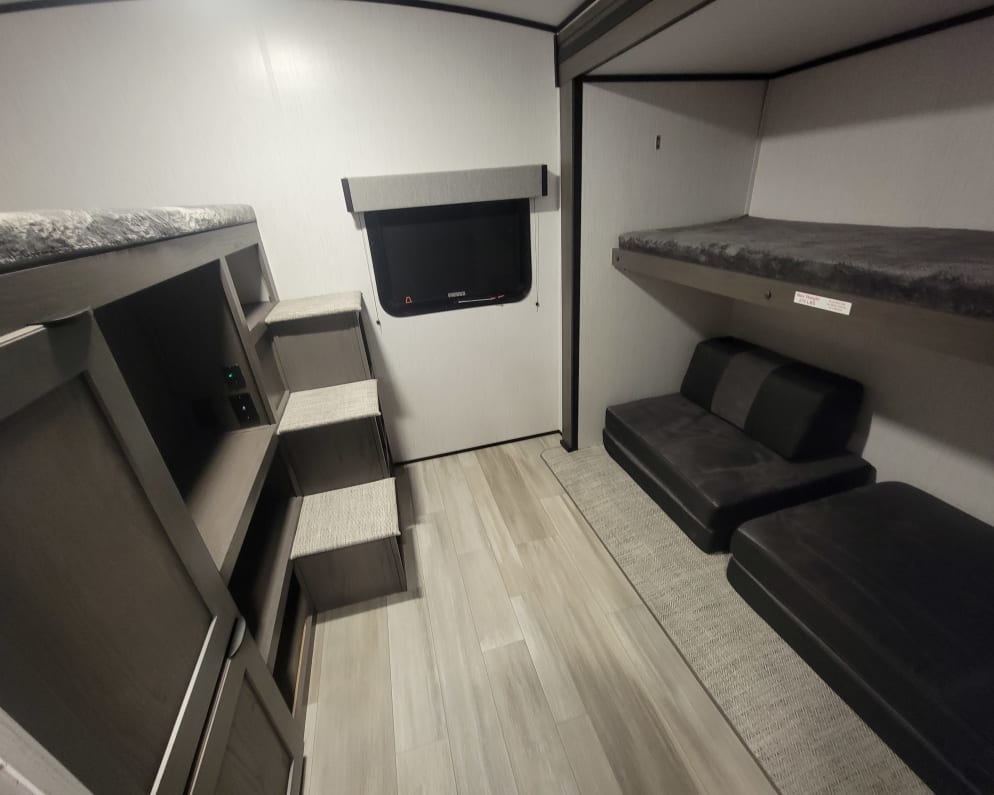 2023 MPG 31BH  by Cruiser Rv Corp for rent in 30560