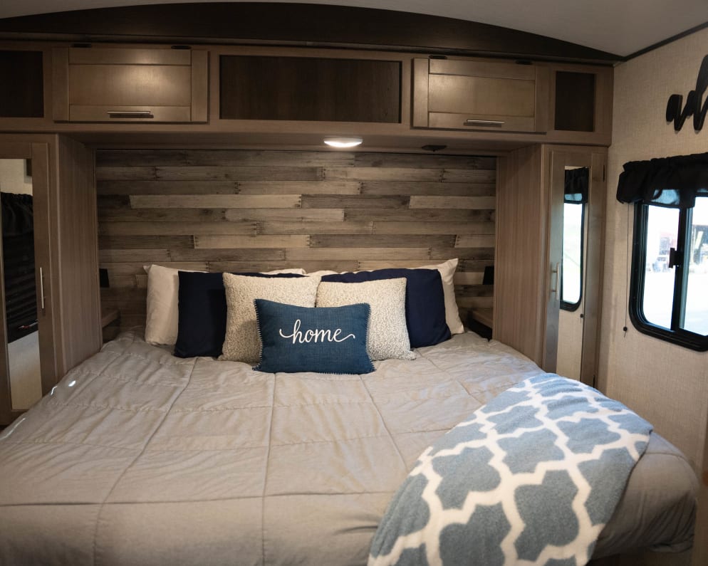 2022 Sunset Trail Super Lite  by Crossroads RV for rent in 95624
