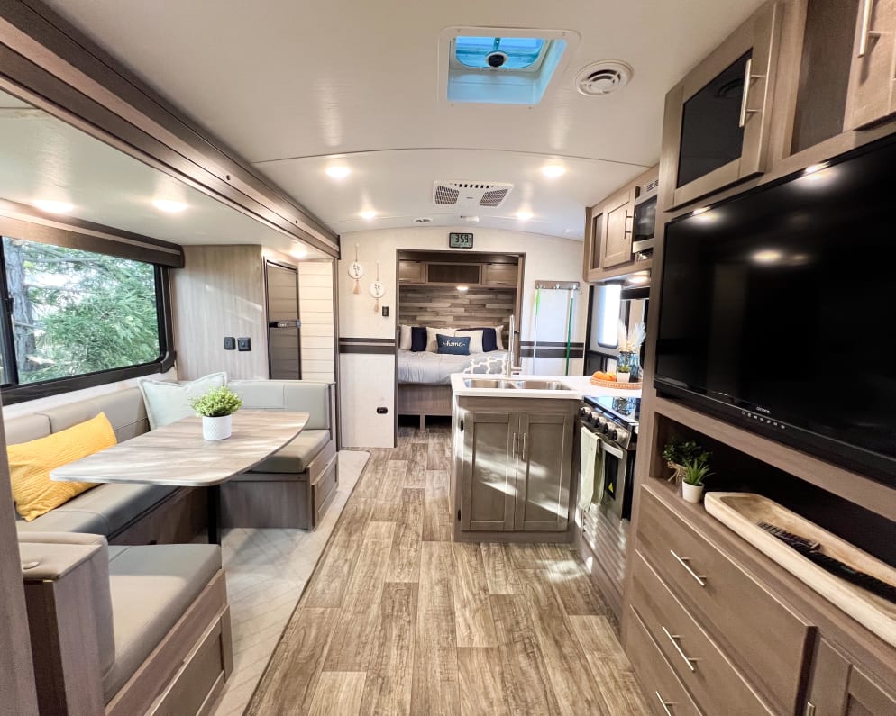 2022 Crossroads RV Sunset Trail Super Lite