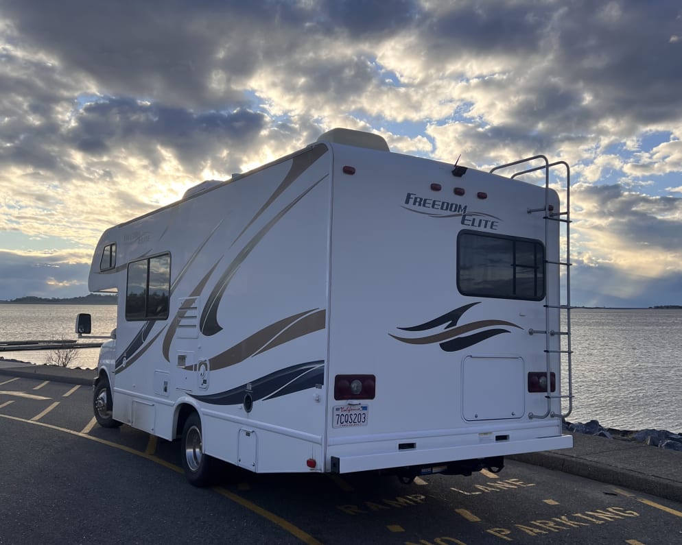 2014 Freedom Elite  by Thor for rent in 95762