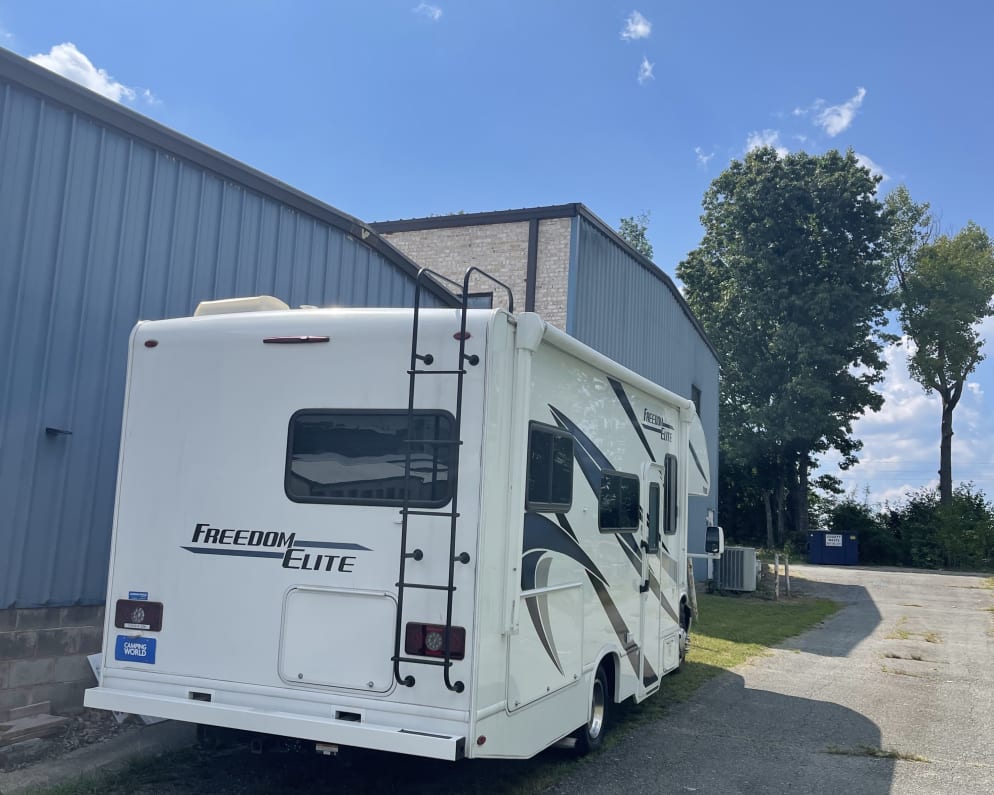2021 Freedom Elite  by Thor for rent in 23103