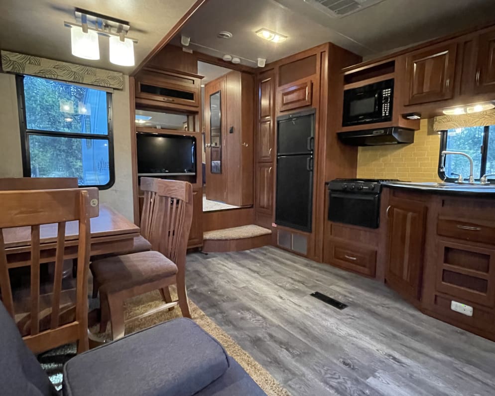 2012 Forest River Wildcat Extralite Fifth Wheel for rent in La Pine Oregon