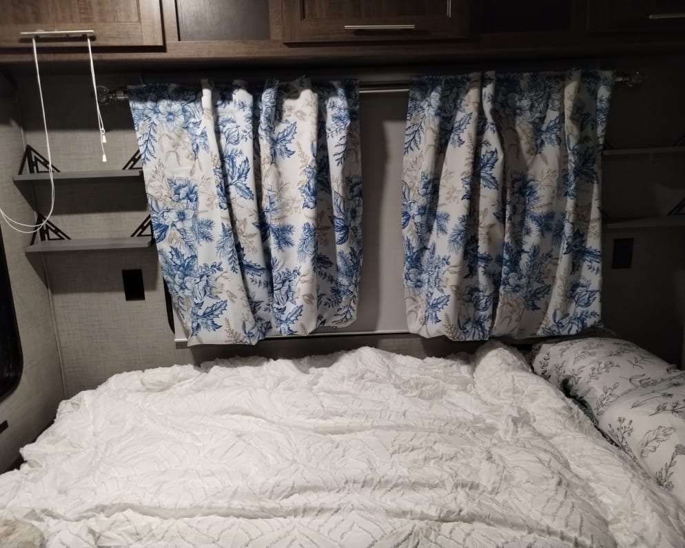 2018 Z-1 Lite  by Crossroads RV for rent in 37660
