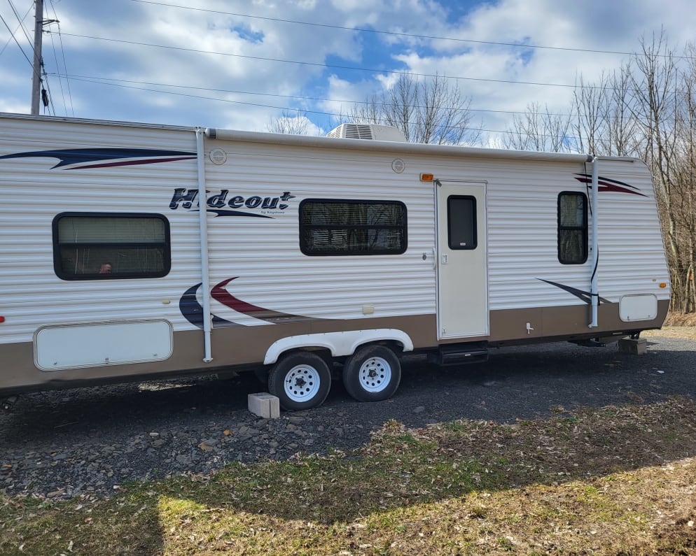 Travel Trailer RV for Rent in West Winfield, New York