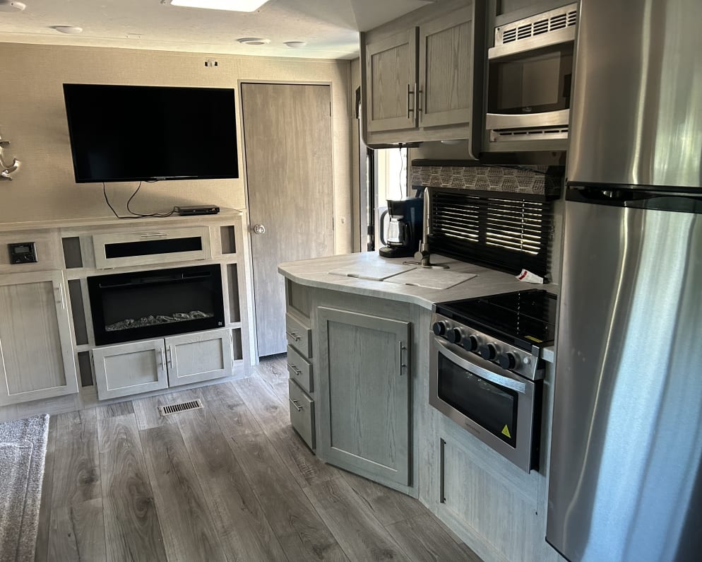 2022 Catalina Legacy  by Coachmen for rent in 32439