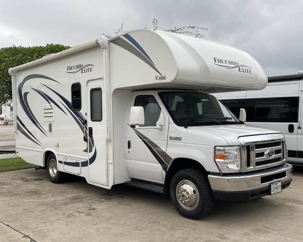 2018 Class C RV for Rent in Haslet, Texas