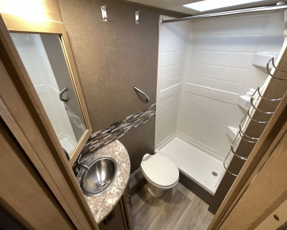 2018 Thor Motor Coach Freedom Elite