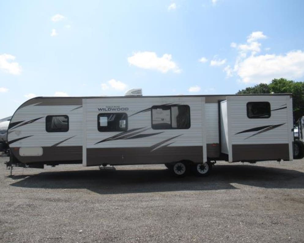 2018 Wildwood 31KQBTS available for rent in Aylmer Ontario