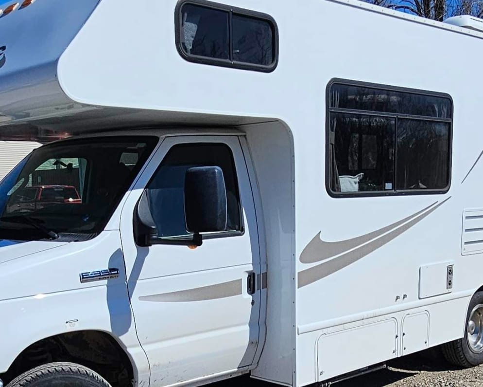 2014 Thor Majestic Class C for rent in Mesa Arizona