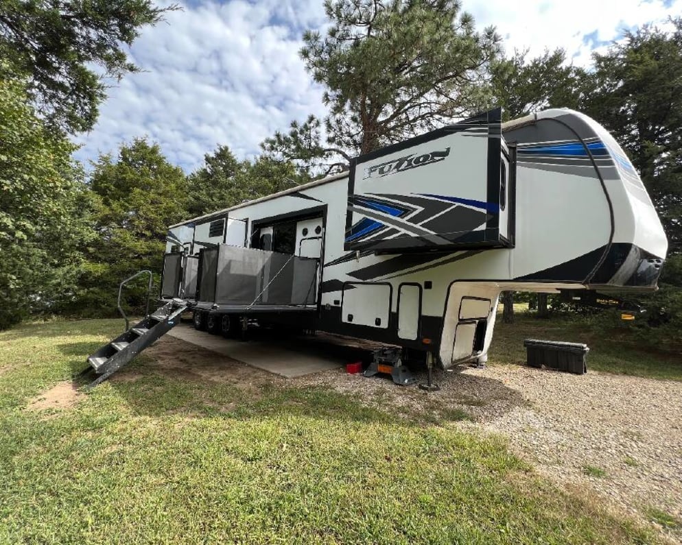 2020 Fifth Wheel RV for Rent in Piqua, Ohio