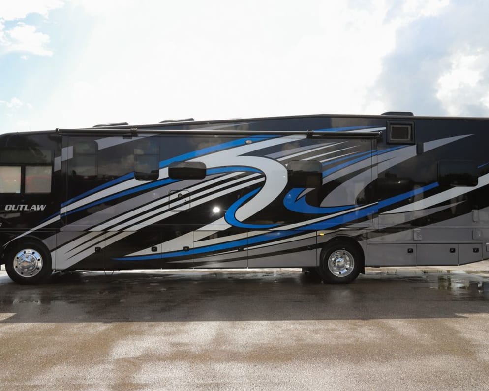 2023 Thor Outlaw available for rent in Denison Texas