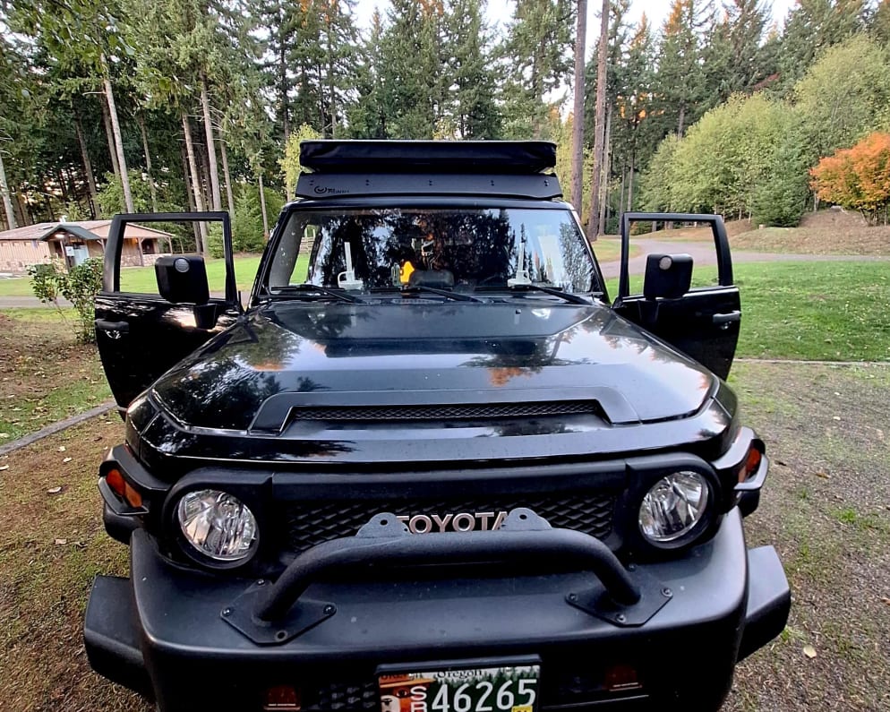2009 Toyota FJ Cruiser available for rent in Portland Oregon