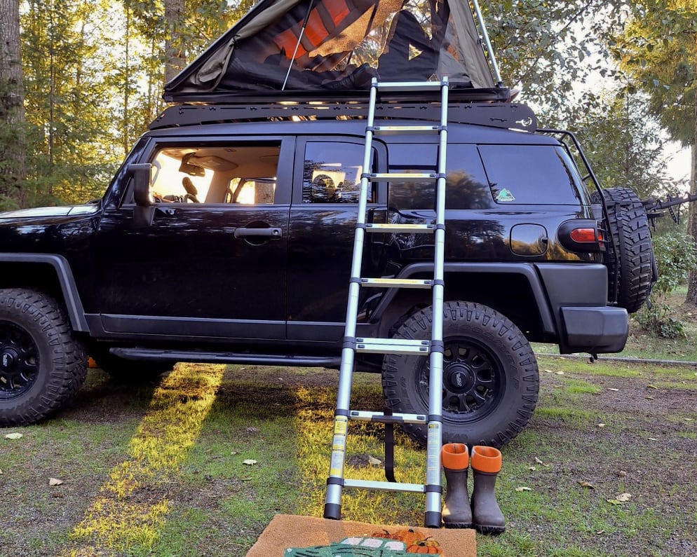 2009 FJ Cruiser  by Toyota for rent in 97212
