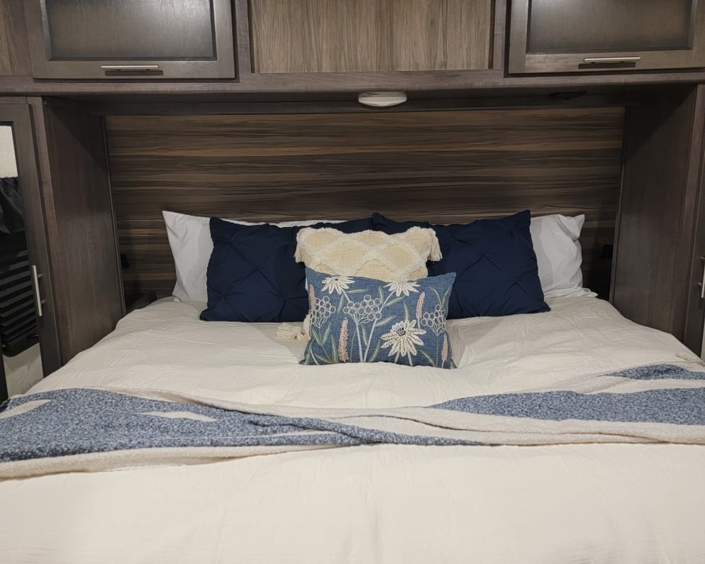 2021 Crossroads RV Sunset Trail Super Lite Travel Trailer for rent in Morton Pennsylvania