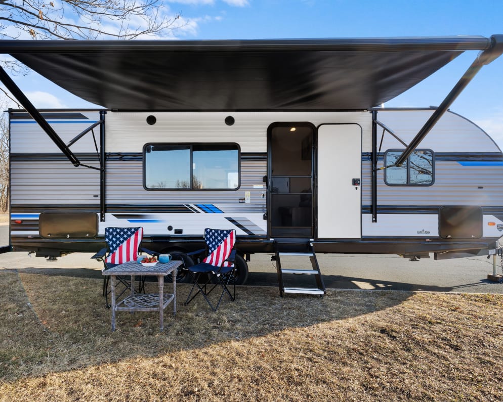 2023 Heartland RVs Pioneer available for rent in NEW BRIGHTON Minnesota