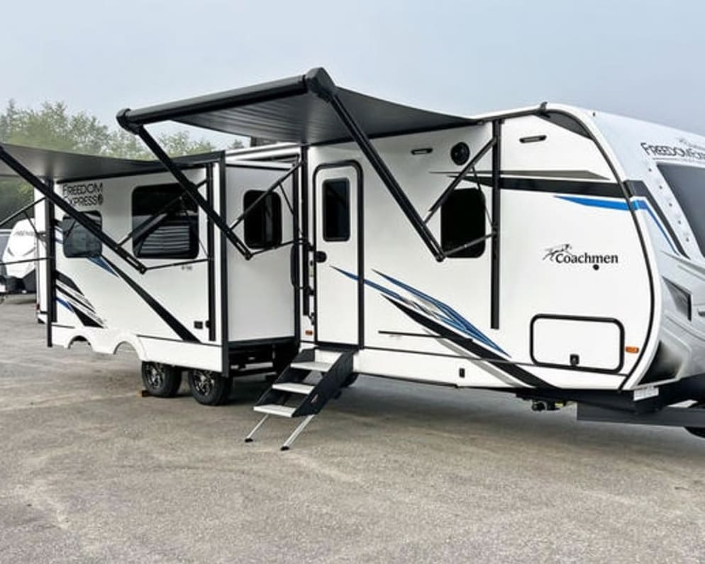 2022 Coachmen 326BHDSLE