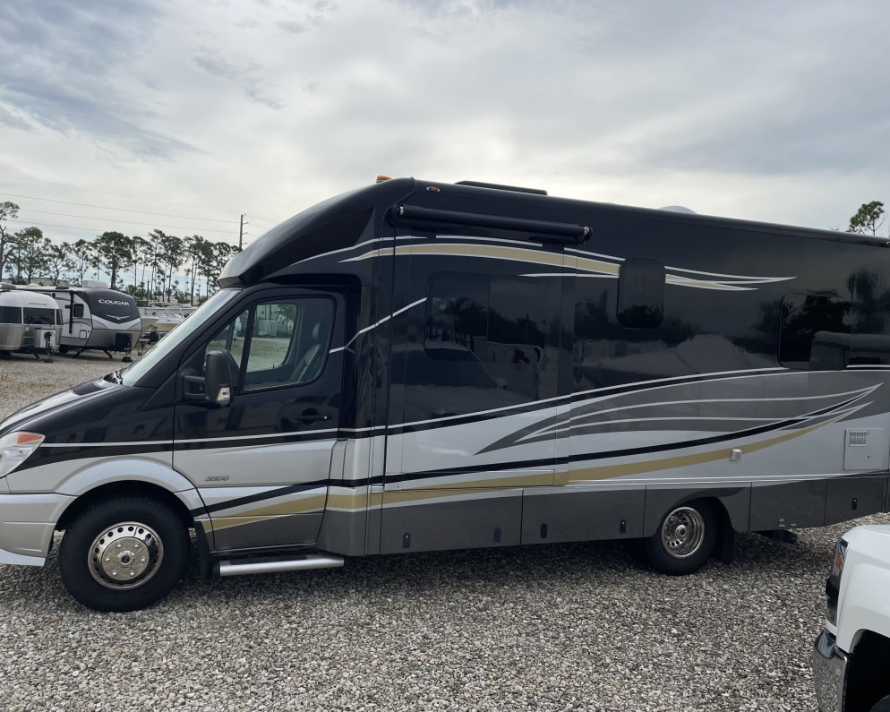 Class C RV for Rent in Carrollton, Virginia