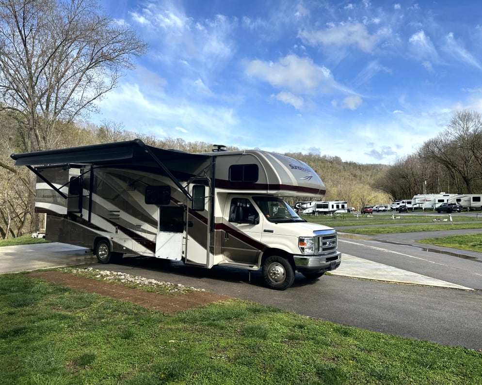 2019 Class C RV for Rent in Gilberts, Illinois