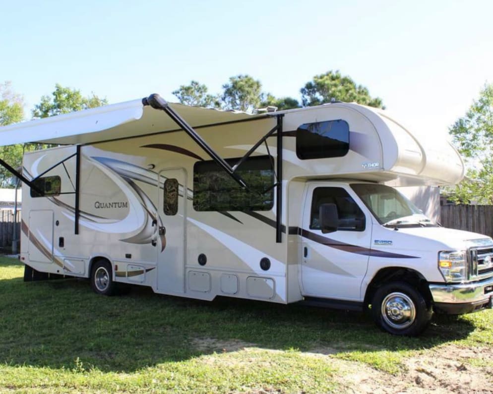 2017 Thor Quantum available for rent in North hills California