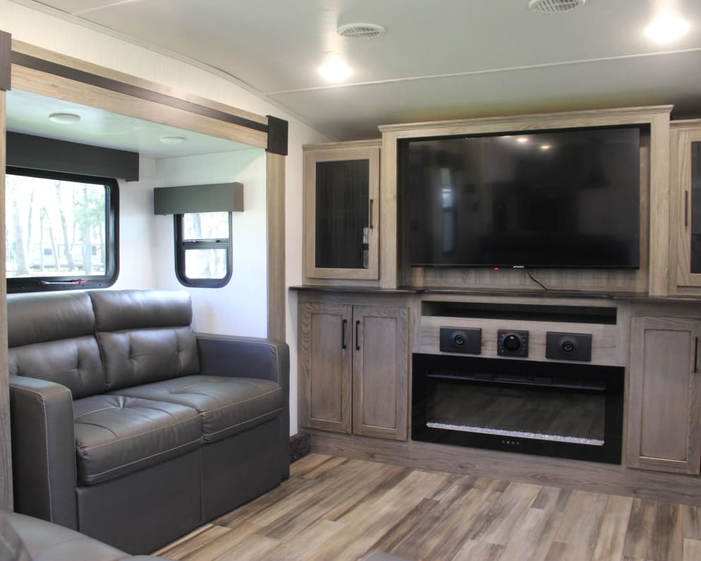 Fifth Wheel RV for Rent in Flower Mound, Texas