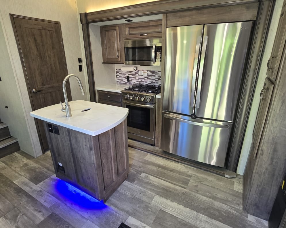 2021 Sandpiper  by Forest River for rent in 75009