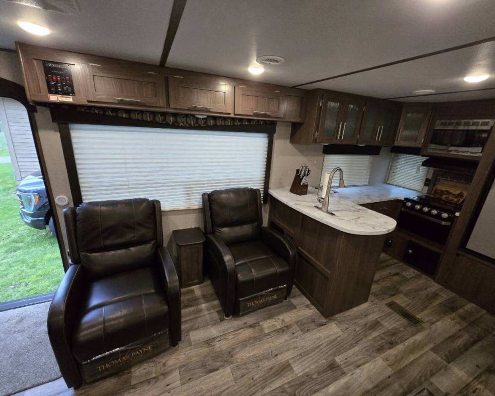 2019 Hideout Luxury  by Keystone RV for rent in 62979