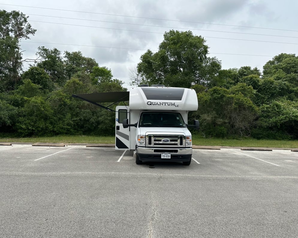 2024 Thor Quantum LC available for rent in Rosenberg Texas