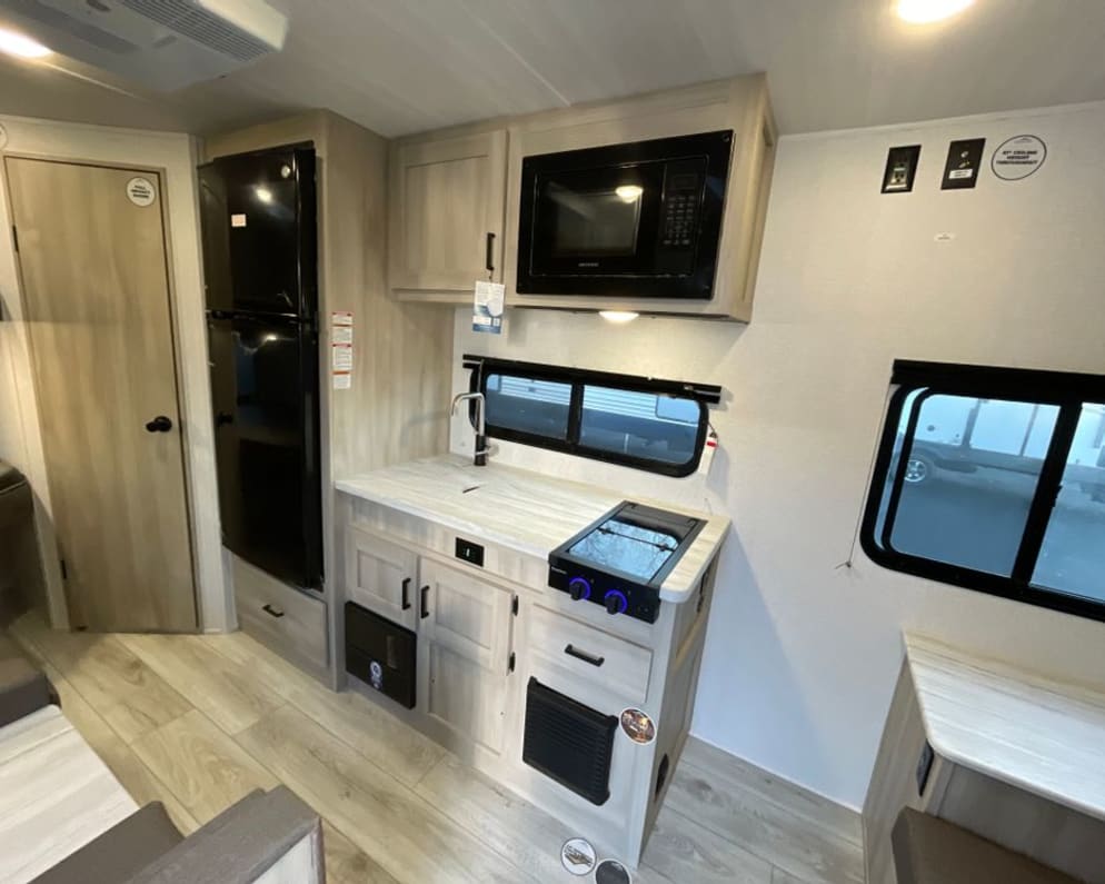 2024 SILVER LAKE LE 17BHLE  by East to West for rent in 60169