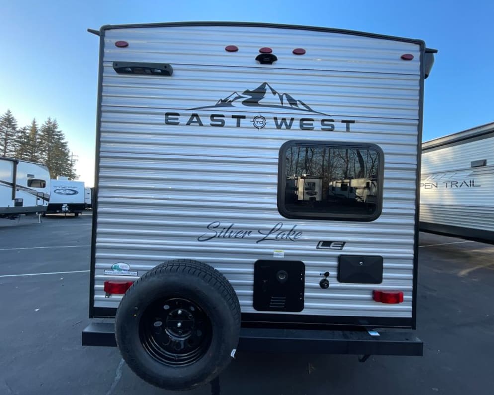 2024 East to West SILVER LAKE LE 17BHLE Travel Trailer for rent in Hoffman Estates Illinois