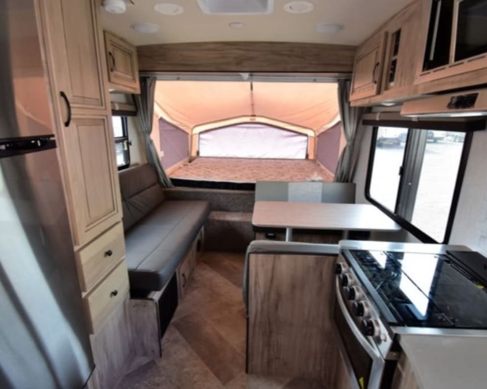 2018 palomino solaire 163x  by Palomino for rent in N2M 4M3