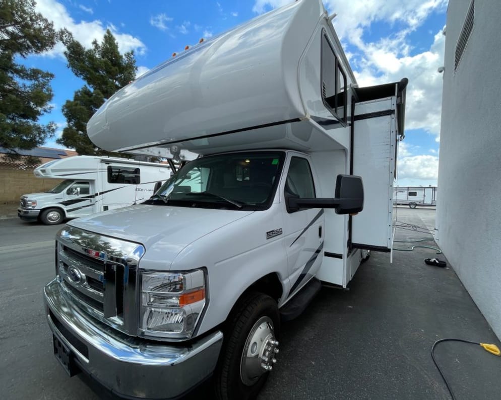 2023 Gulf Stream Conquest Class C for rent in Canyon Lake California