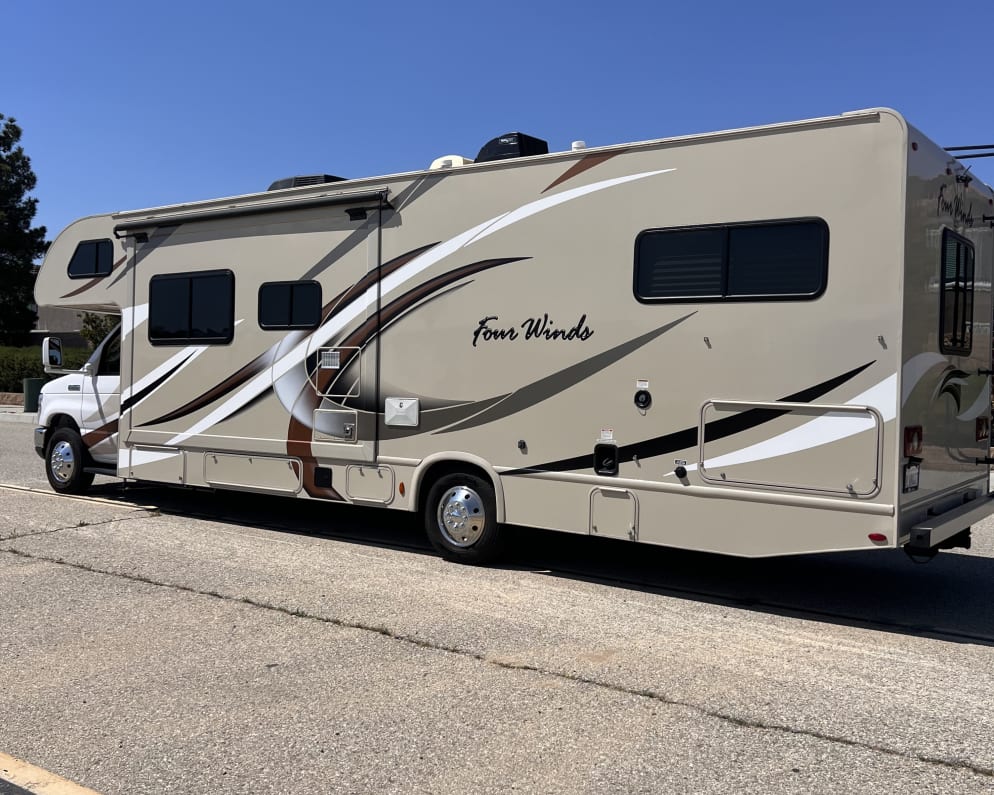 2019 Four Winds  by Thor for rent in 93536