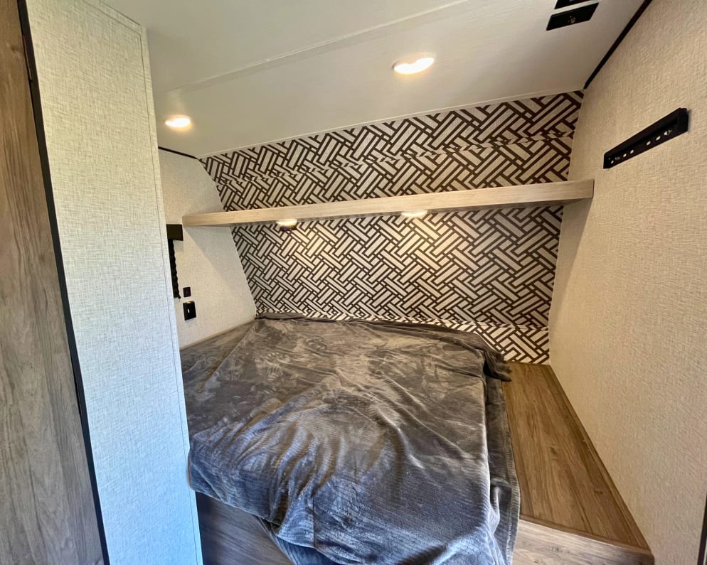 2024 Crossroads RV Zinger Lite Travel Trailer for rent in Grand Rapids Michigan