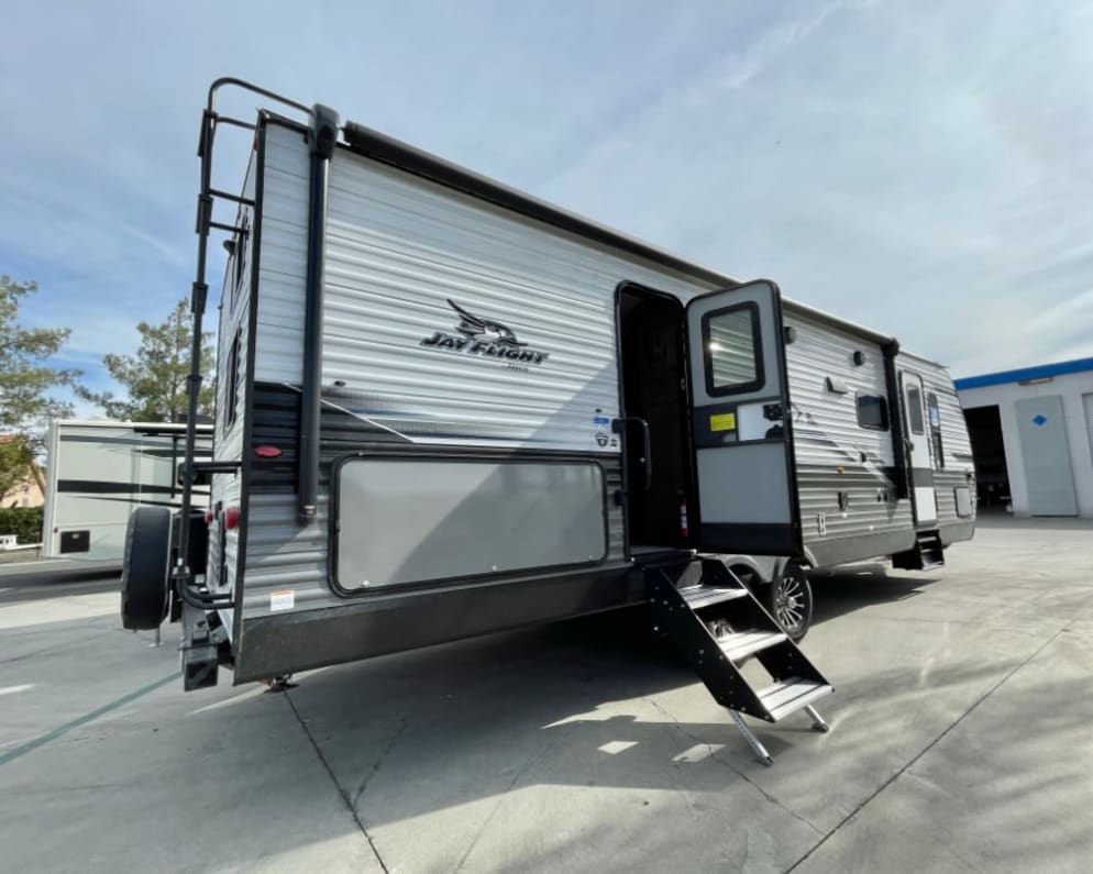 2024 JAYCO JAY FLIGHT 286BHSW Travel Trailer for rent in Desert Hot Springs California
