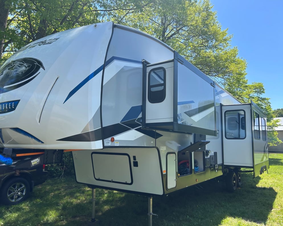 2023 Forest River Cherokee Arctic Wolf available for rent in Johnson City Tennessee
