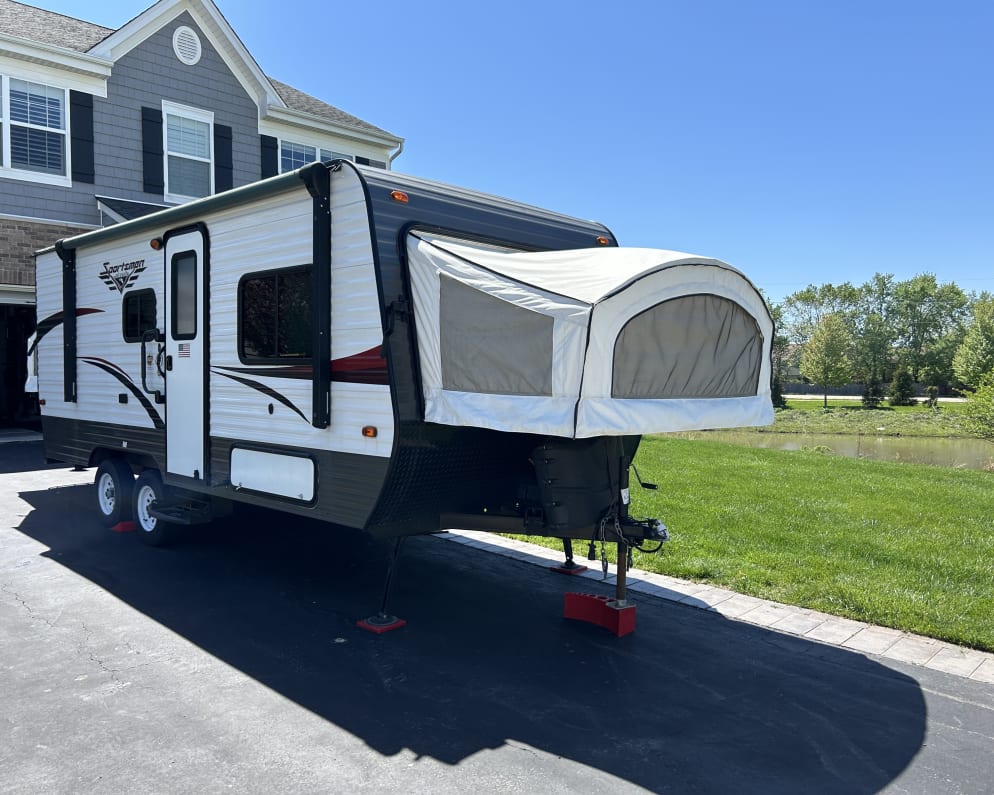 2017 SPORTSMEN  by KZ for rent in 60190