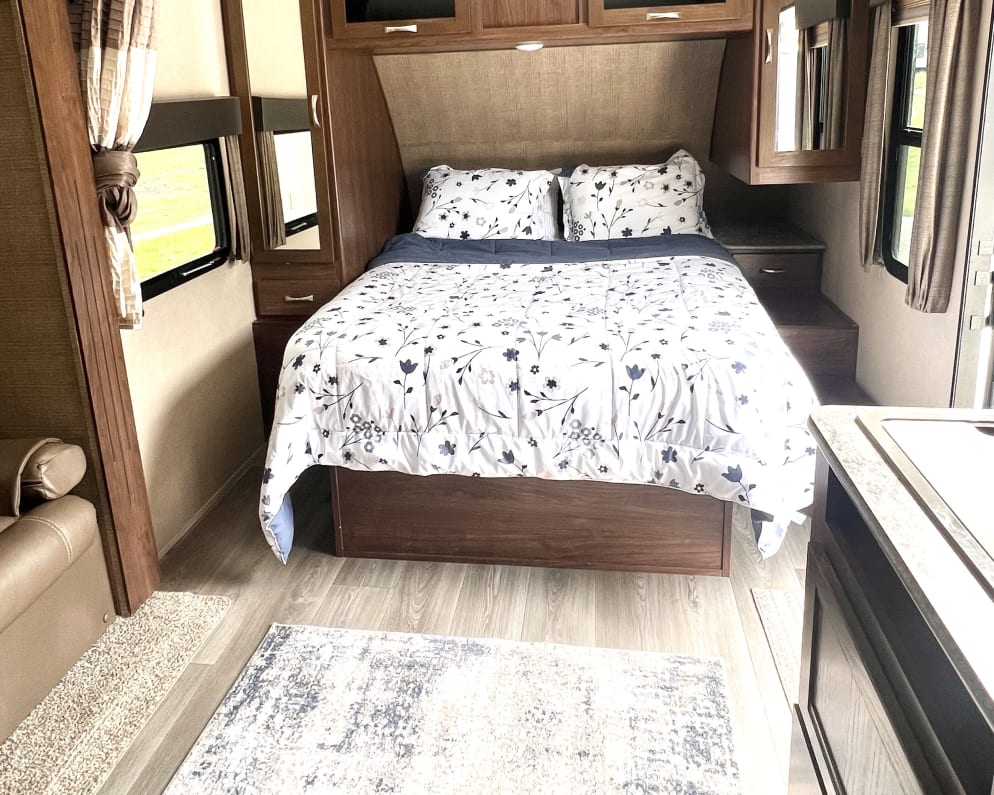 2018 Coleman Light  by Dutchmen for rent in 76240