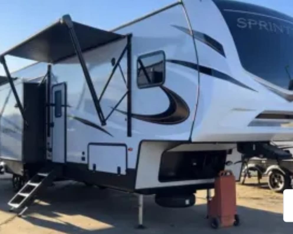 Fifth Wheel RV for Rent in Mims, Florida