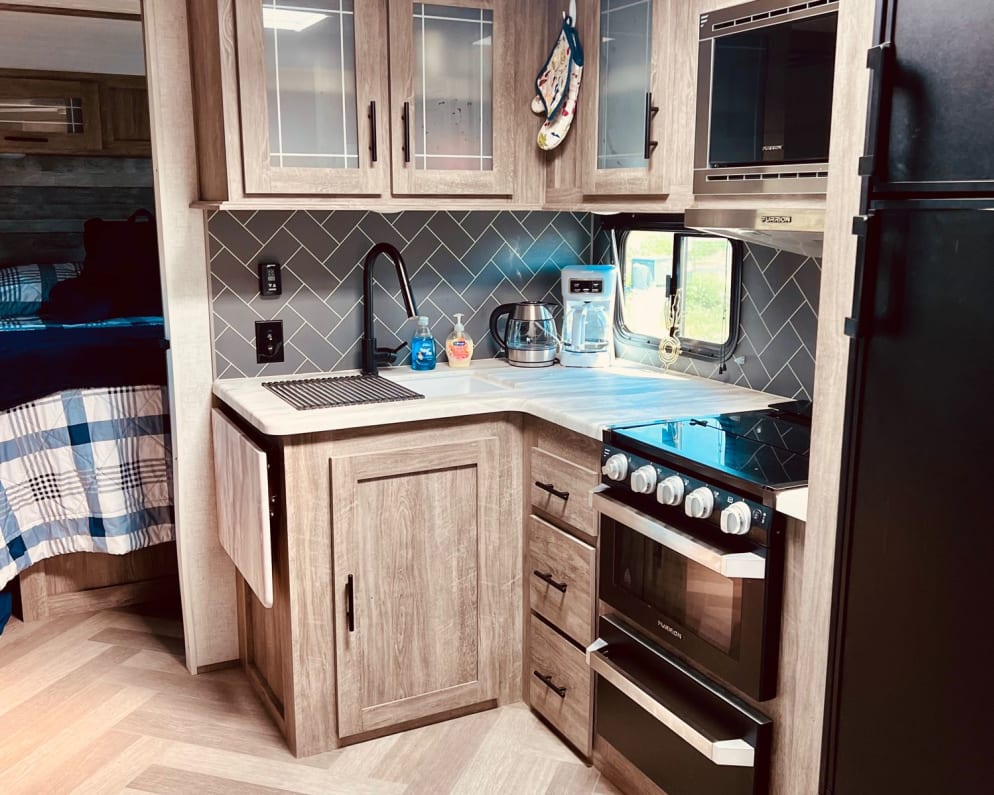 2021 Forest River Wildwood Heritage Glen HL available for rent in Moses Lake Washington