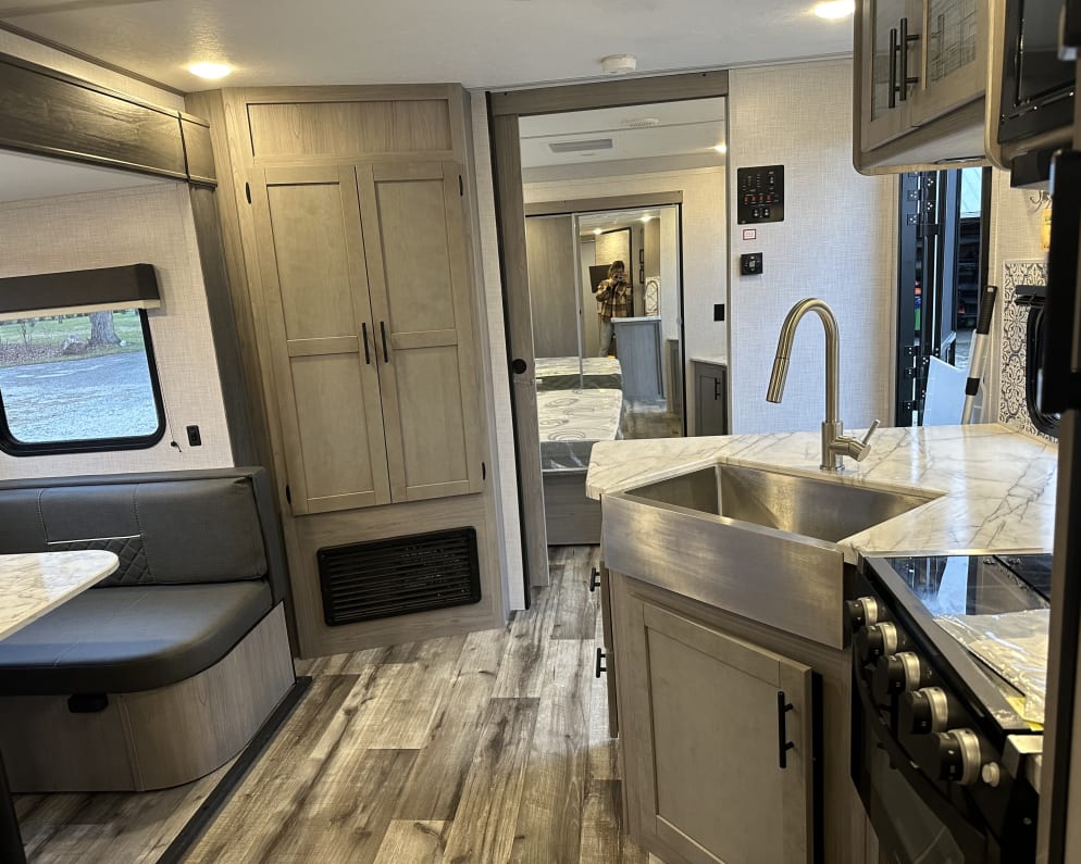 Travel Trailer RV for Rent in Van Buren, Ohio