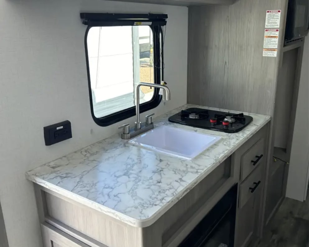 2023 Keystone RV Colman Lantern 17b Travel Trailer for rent in Kimberly Idaho