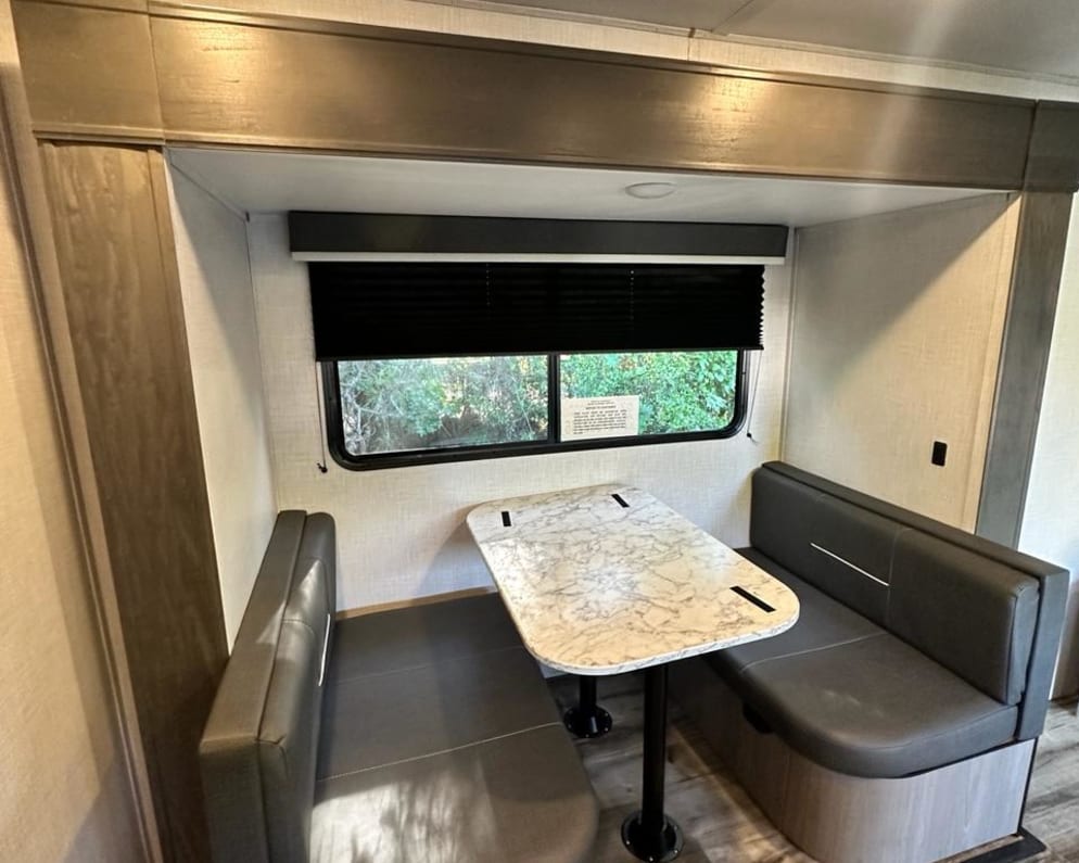 2022 Dutchmen Coleman Light Travel Trailer for rent in Stonewall Louisiana