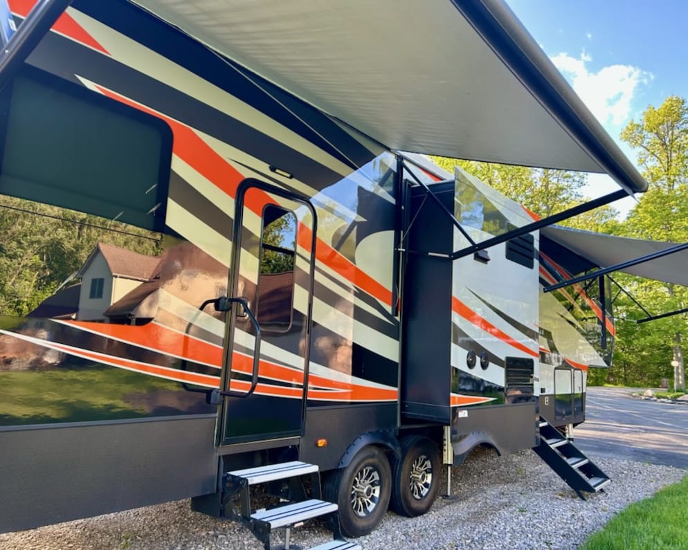 2017 Raptor Raptor available for rent in ANTWERP Ohio