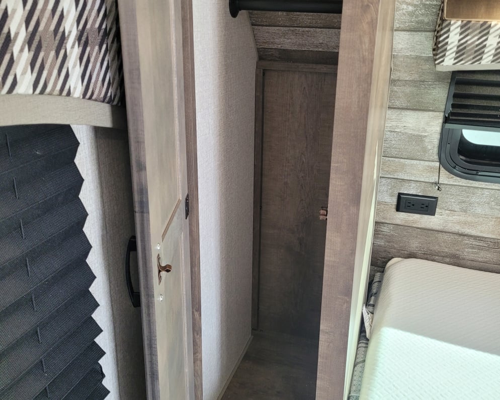 2022 Venture 220VBH Travel Trailer for rent in New Castle Colorado